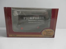 1/76 Exclusive First Editions 23603. Bedford TK Luton. Pickfords.