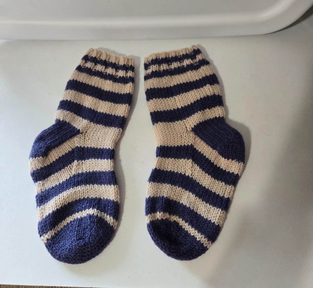 Handknitted wool socks - Women - Fits Average 9" foot