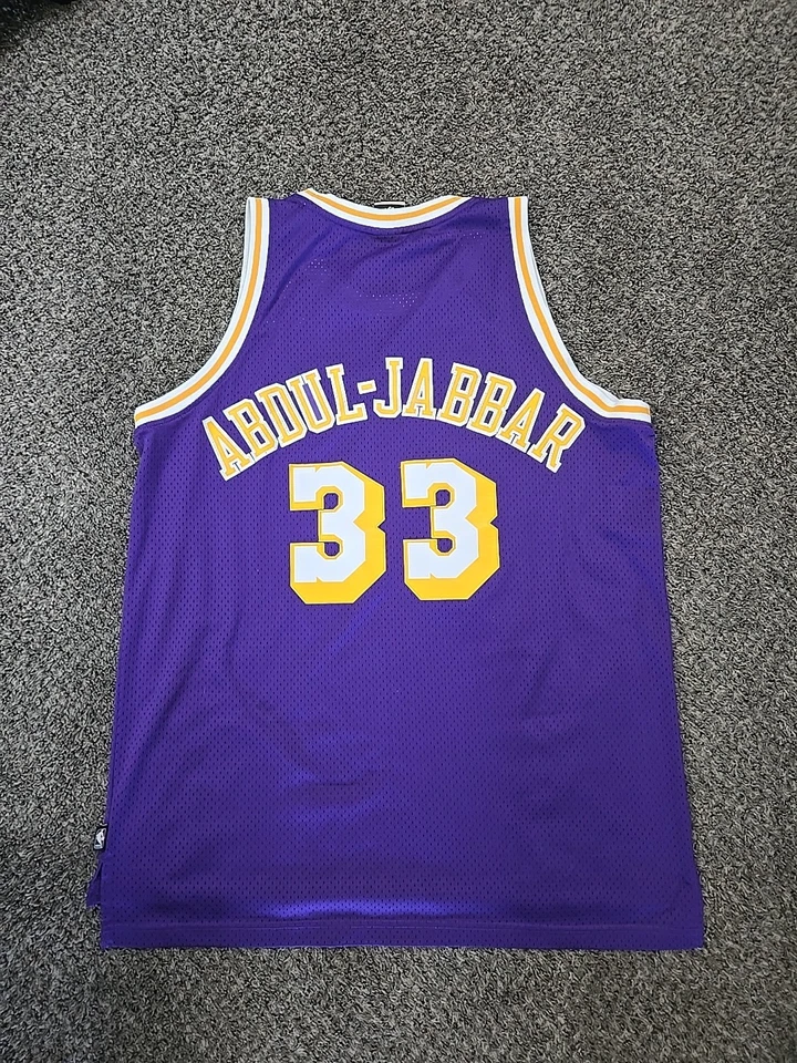 Milwaukee Bucks Men's 2XL Kareem Abdul-Jabbarr Reebok Hardwood Classics Shirt - Image 2 of 4