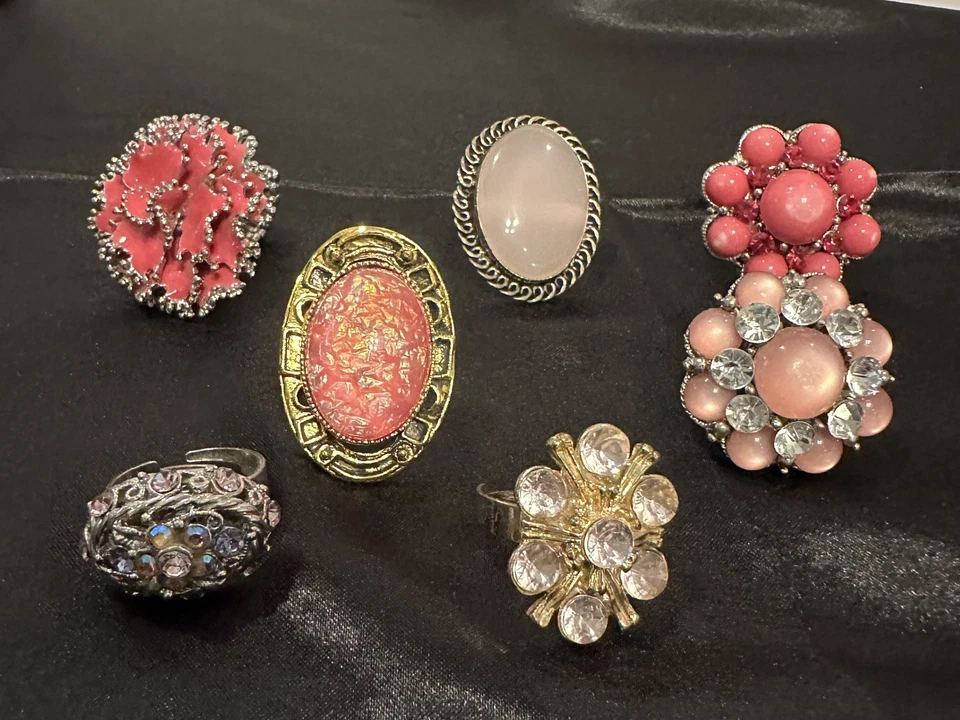 Lote de 7 anillos de cóctel rosa elásticos/ajustables de moda vintage Foto 3 de 4