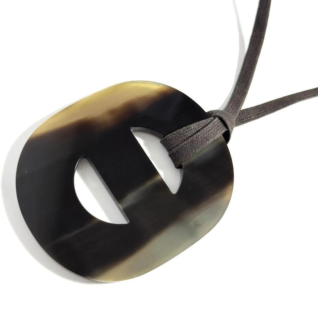 HERMÈS Collana donna Hermes con ciondolo corno di bufalo usata in ottime condizioni senza scatola 20 pollici