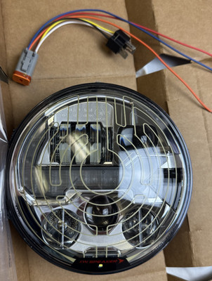 JW Speaker 8700 EVO3 12V ECE RHT/DOT,CHR, RH HT, SER, 0558201  1 PIECE