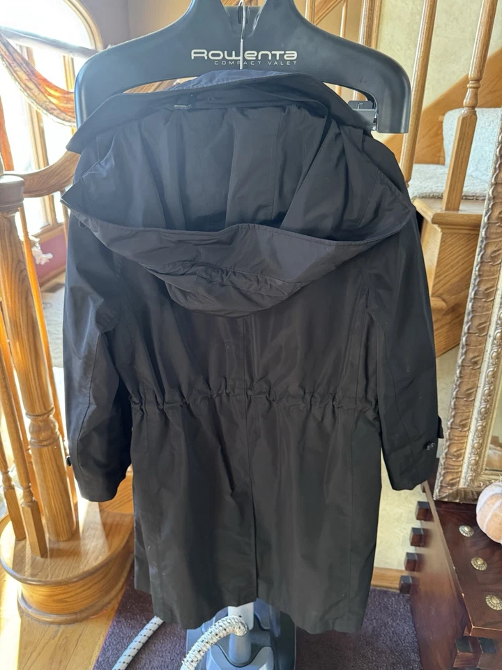 Chaqueta Burberry London para mujer con capucha extraíble  Foto 4 de 4