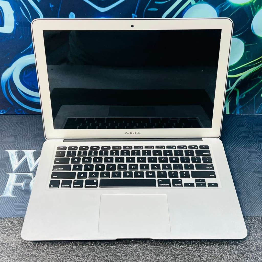 Apple MacBook Air A1466 13.3” – Intel Core i5 – 4GB RAM 120GB SSD