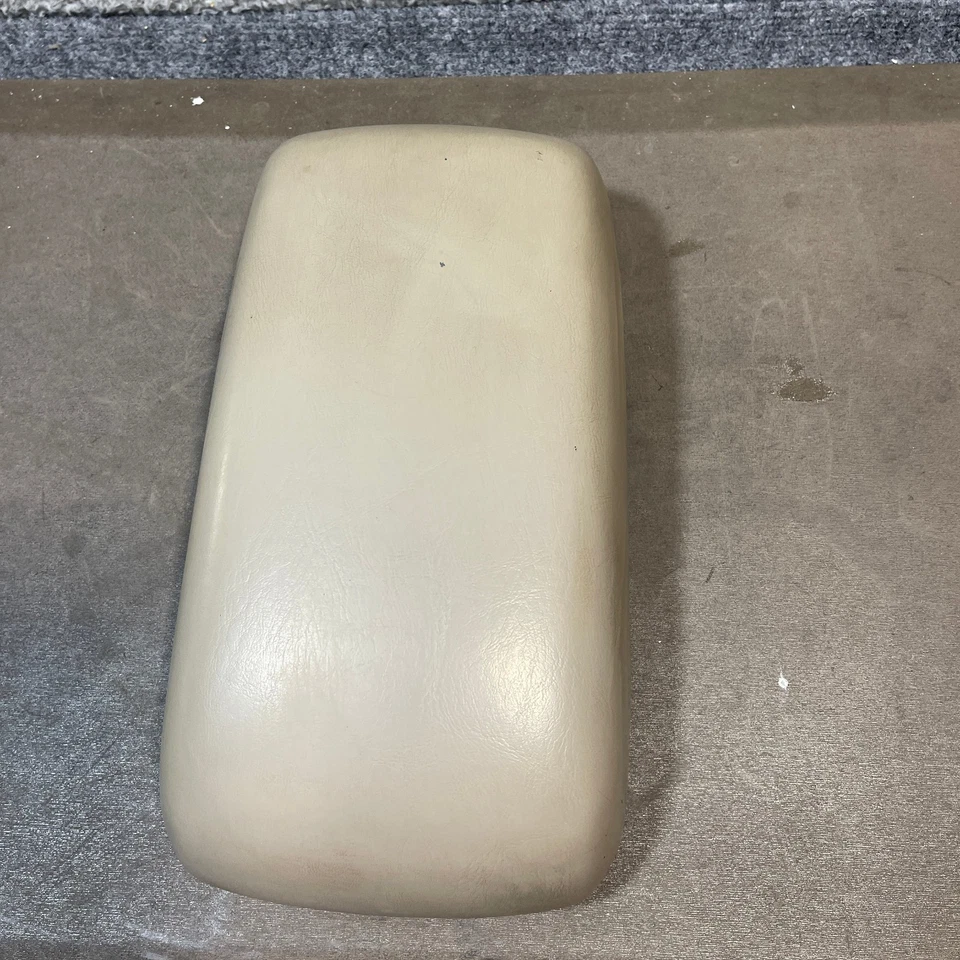 2005-2006-2007 Ford Escape Mazda Tribute Center Console Lid Armrest Beige OEM - Image 4 of 4