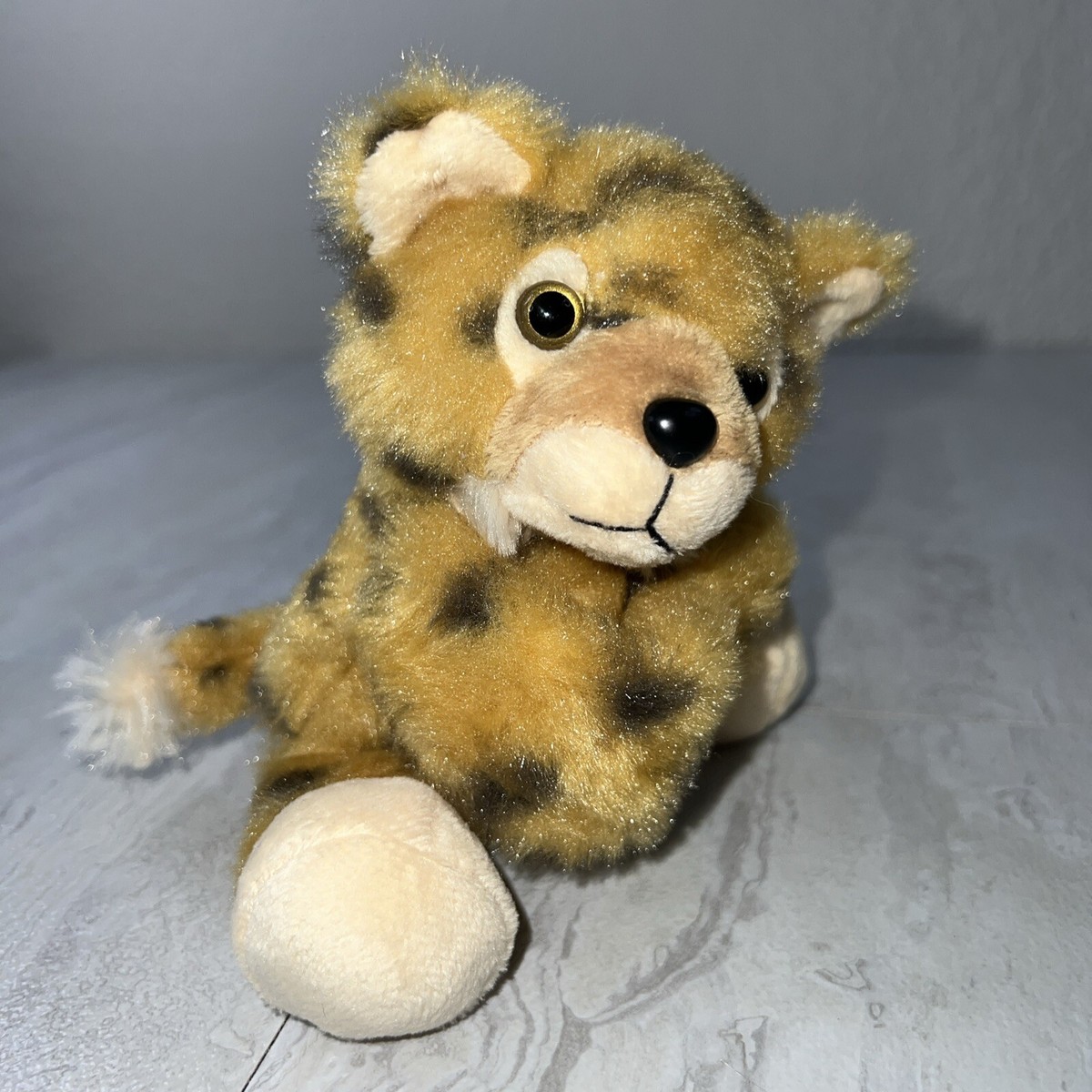 WILD REPUBLIC HUGGERS BABY CHEETAH LEOPARD PLUSH WRIST SLAP