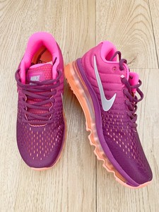 hot pink nikes womens