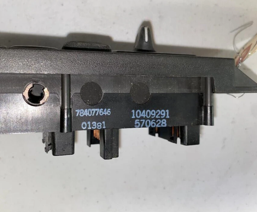 97-05 CHEVY VENTURE CONTROLE DE VENTILADOR TRASEIRO P/N 10409291 INTERRUPTOR LIMPADOR TRASEIRO GENUÍNO GM - Imagem 4 de 4