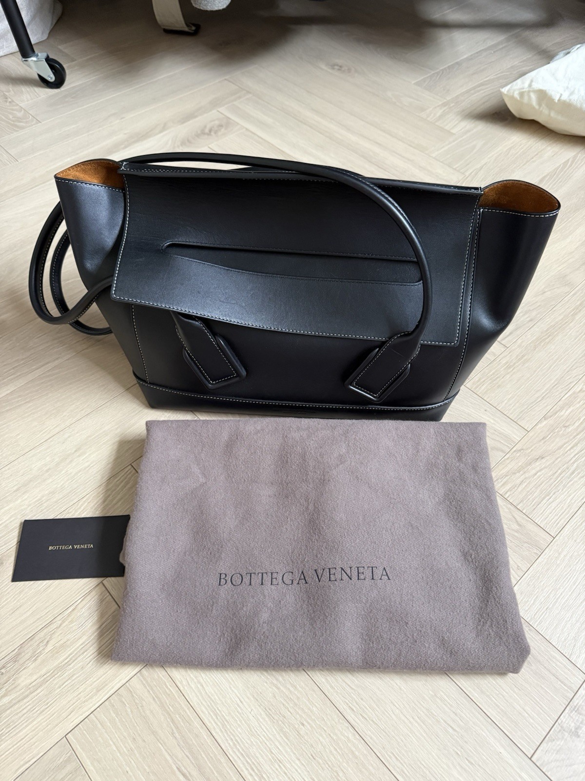 Bottega Veneta Arco Tote Medium