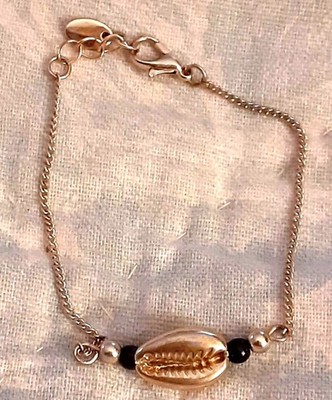Mango MNG Gold Tone Cowrie Shell Bracelet 7'' Beachy Boho Jewelry
