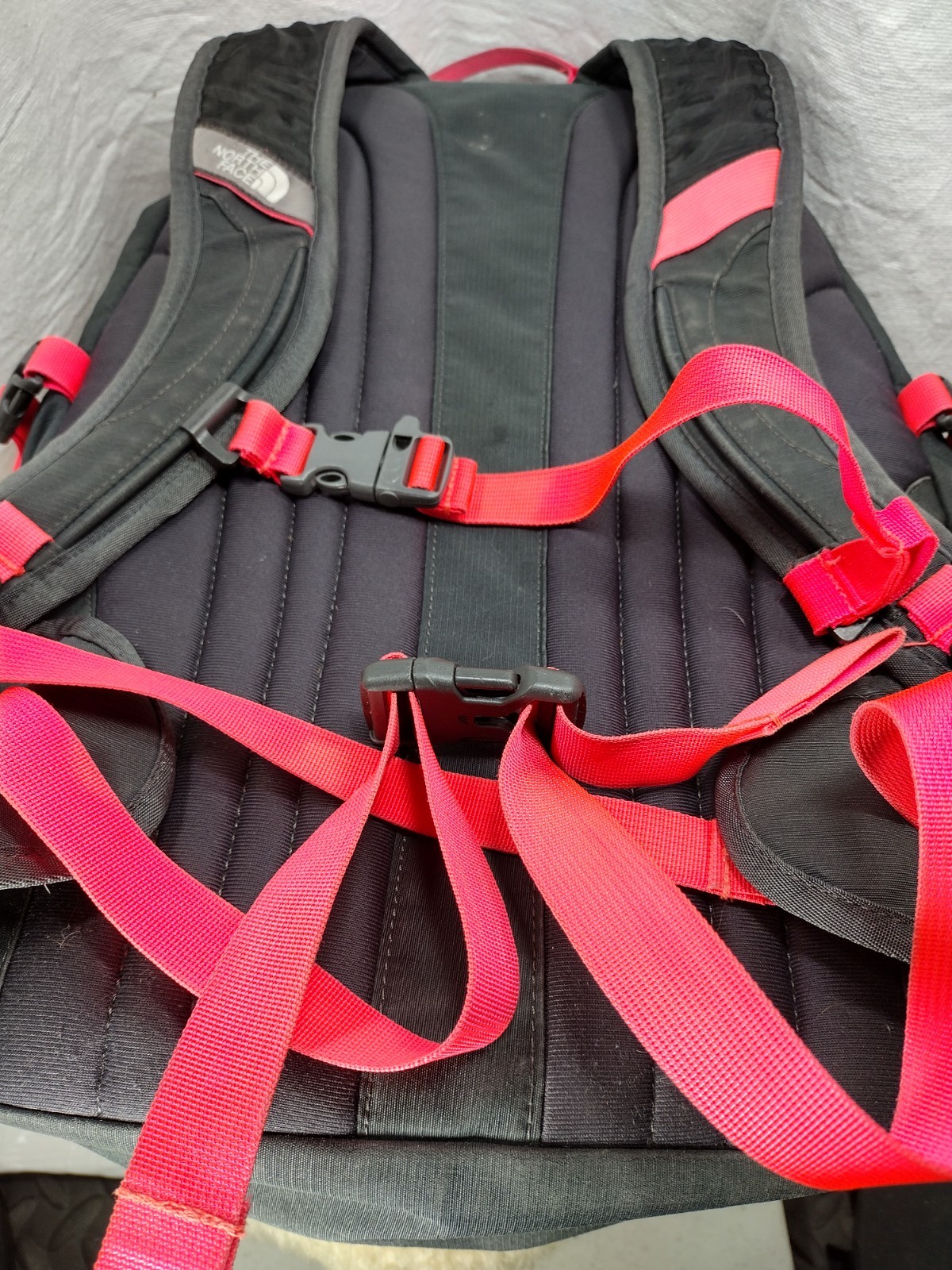 THE NORTH FACE BACKPACK RECON PADDED LAPTOP BACKPACK BLACK & RED GREAT CONDITION thumbnail 10