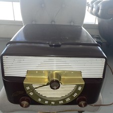 1950`s Zenith Bakelite Radio Record Player Co...