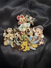 Disney Pin 45870 Pirates of the Caribbean Mickey And Pals Jumbo
