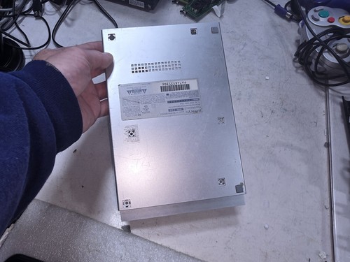 Sony PS2 Slim ^90001^Modell NUR SILBER - genaues Untergehäuse - intakt - zerkratzt - TEILE - Bild 14 von 18