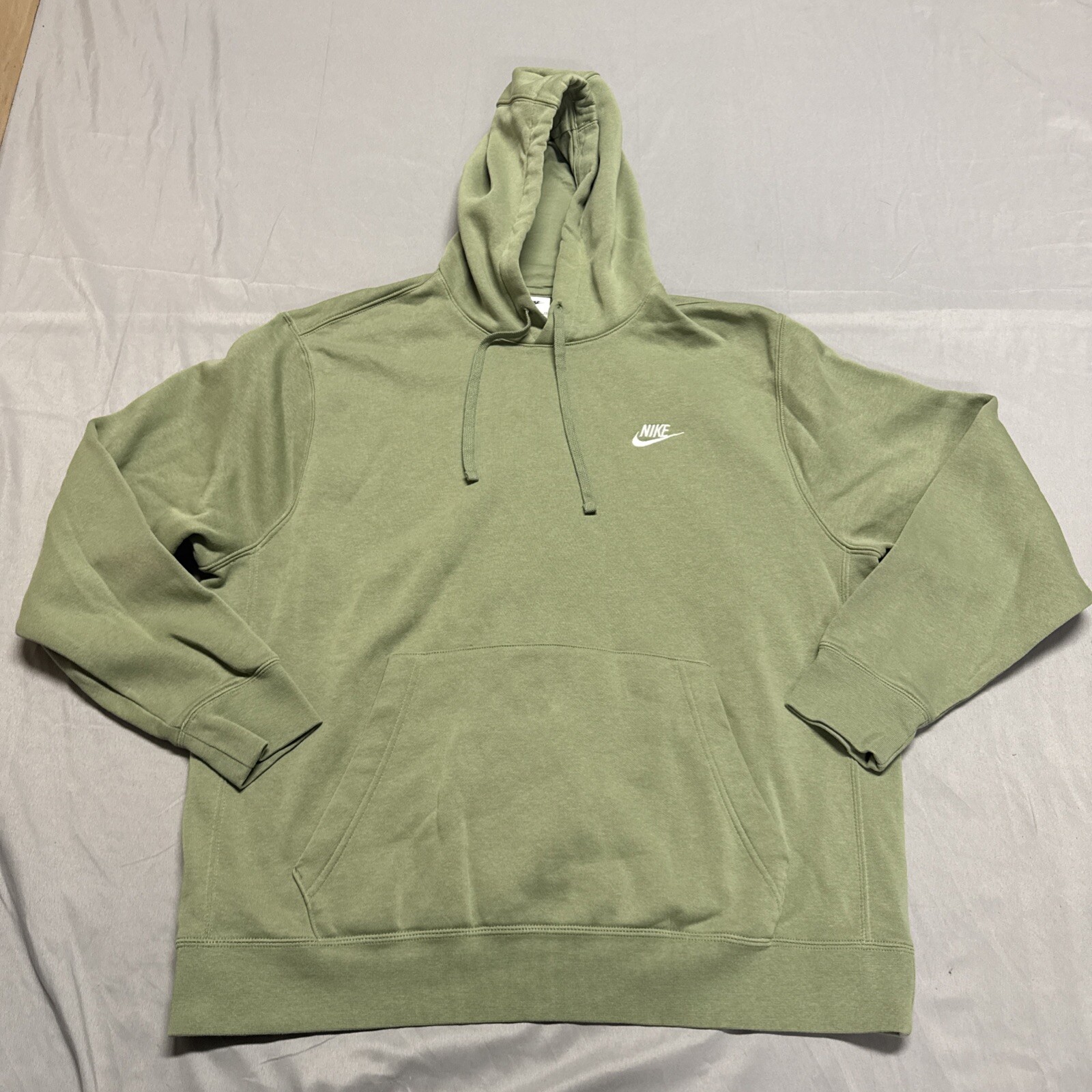 Nike Hoodie Mens XL Green Sweatshirt Fleece Pullover Logo Essential Sweater