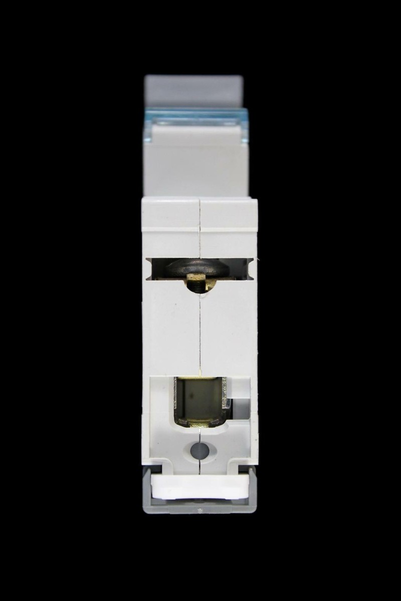 MCB's: ESR B6B1-6 B6 6A 6 Amp MCB Circuit Breaker Type B