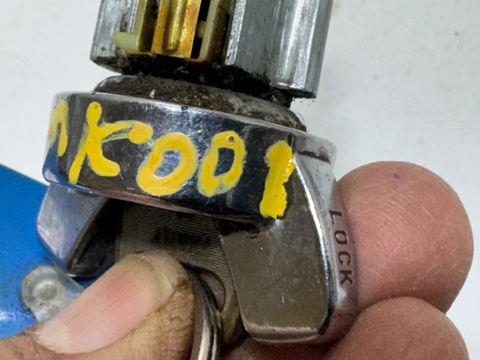 Chevrolet Aveo 2009-2011 interruptor de encendido bloqueo con llave OEM Foto 3 de 4