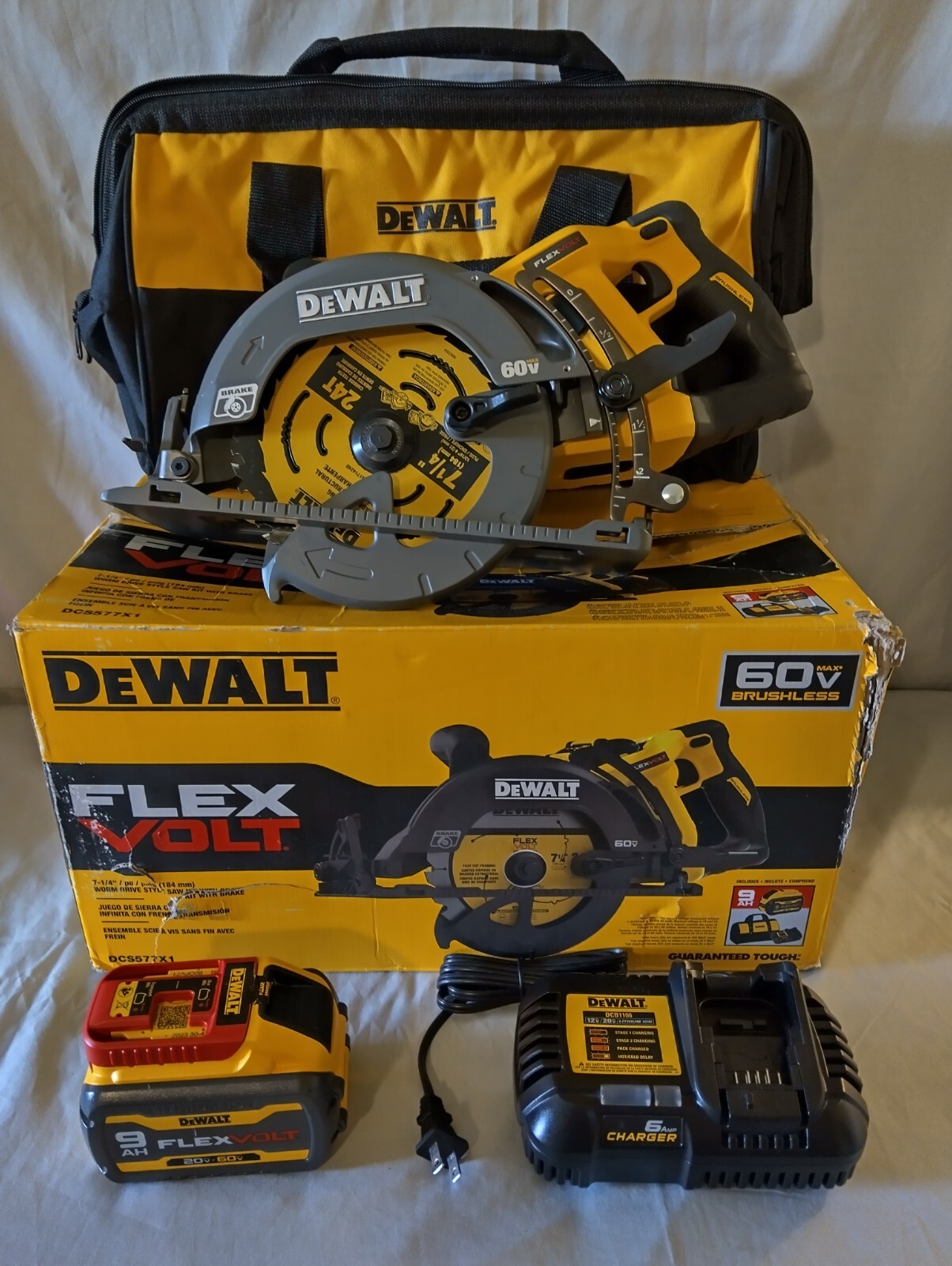 DeWalt DCS577X1 Flexvolt 60V MAX 71/4" Cordless Worm Drive Style Saw