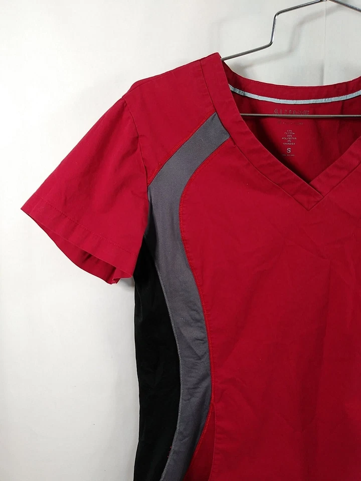 Женский скраб-топ Allure. Стретч-панели по бокам. Красный. Размер Small - Изображение 3 из 4