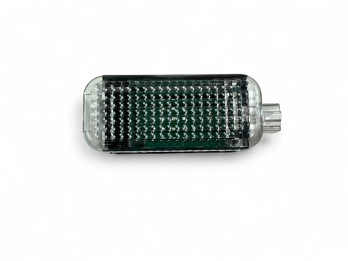 VW PASSAT B8 3G2 Innenleuchte 8J0947409 2014 (AF364)