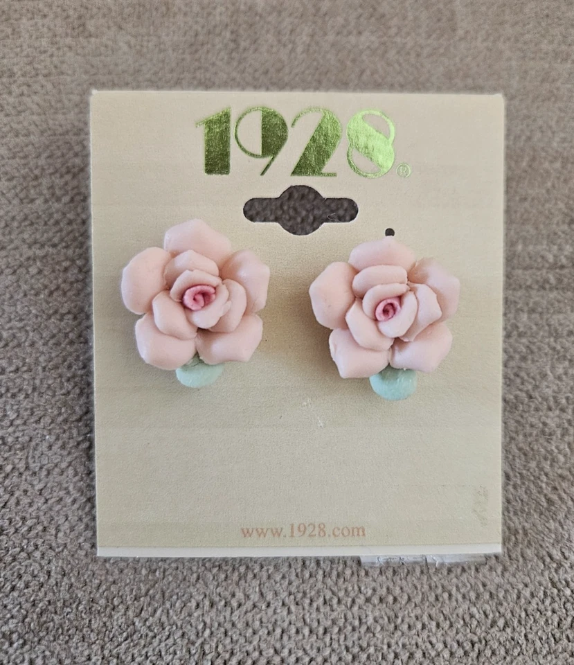 Hermosos pendientes de poste de rosa de porcelana rosa de 1928 para joyería Foto 4 de 4