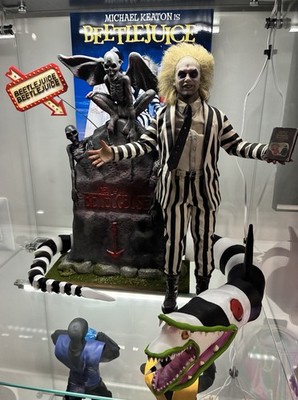 1/6 Beetlejuice Tombstone Diorama With Sandworm For Sideshow Hot Toys Figure