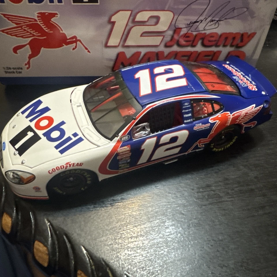 2000 Action JEREMY MAYFIELD #12 Mobil 1 Diecast Nascar 1/24 - Image 2 of 2