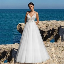 Elegant A-Line Wedding Dresses V-Neck Sleeveless Lace Appliques Bridal Gowns