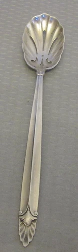 International Sterling Silver 1932 EMPRESS Olive Spoon Pierced Bowl 6-1/4" 24g