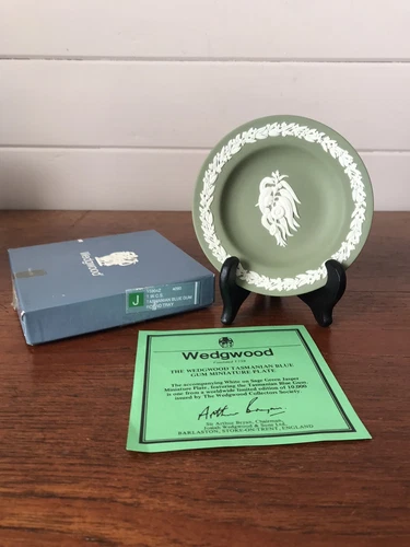 Vintage Wedgwood Jasperware Small Tray Tasmanian Blue Gum Australian Wildflowers
