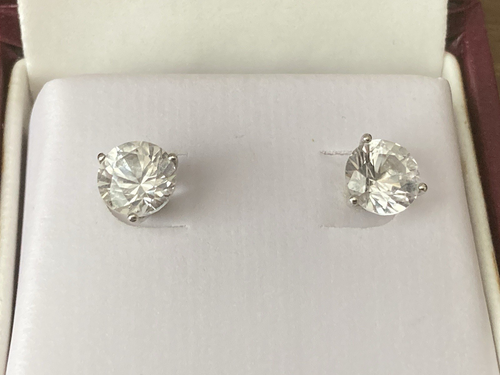 NWOT Helzberg Diamond 3-Prong Martini Stud Classic Earrings 4.0 CTW White Zircon - Picture 2 of 19