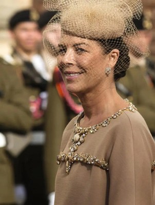 Eleganz mit Ecken | Die Biografie über Caroline von Monaco. Komplett in Farbe