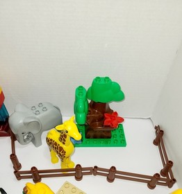 LEGO Duplo Feeding Zoo Set # 5634 Complete with 1 Substitute. No Box or Manual