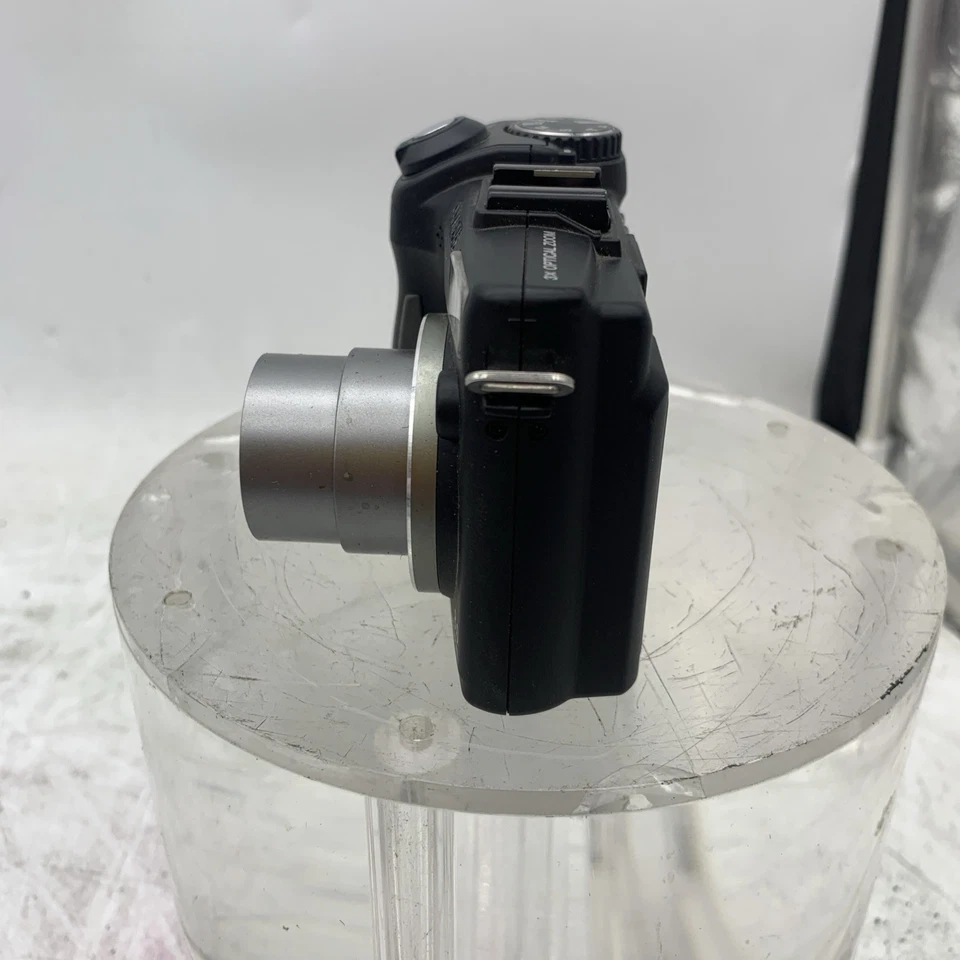 Olympus SP-350 8MP Digital Camera with Zoom Lens. No Sd Card Or Battery - Image 3 of 4