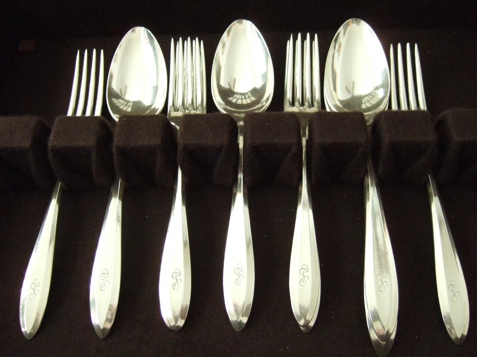 16 Шт. ONEIDA COMMUNITY ПАТРИЦИЙ ПОСЕРЕБРЕННЫЕ СТОЛОВЫЕ ПРИБОРЫ НАПОЛНИТЕЛЬ НАБОР Монограмма - Изображение 3 из 4