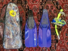 Body Glove Mask, Blue Fins & Snorkel Set size 3-5 or 36-38. Case zipper broken