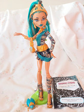 Monster High Nefera de Nile Doll G1 2011 with Accessories