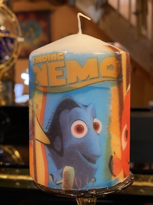 FINDET NEMO FEAT. DORY UND NEMO HANDVERZIERTE STUMPENKERZE 10x6,5cm