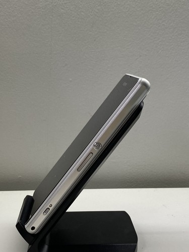 Smartphone compatto Sony Xperia Z1 difettoso - Foto 3 di 5