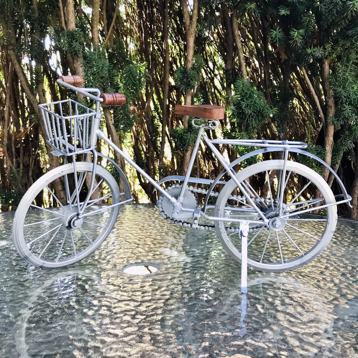 Modele de velo decoratif metal bois argent velo table decoration bureau a domici
