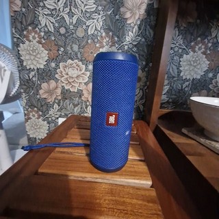JBL Flip 3 Portable Wireless Bluetooth Speaker Blue Works Okay