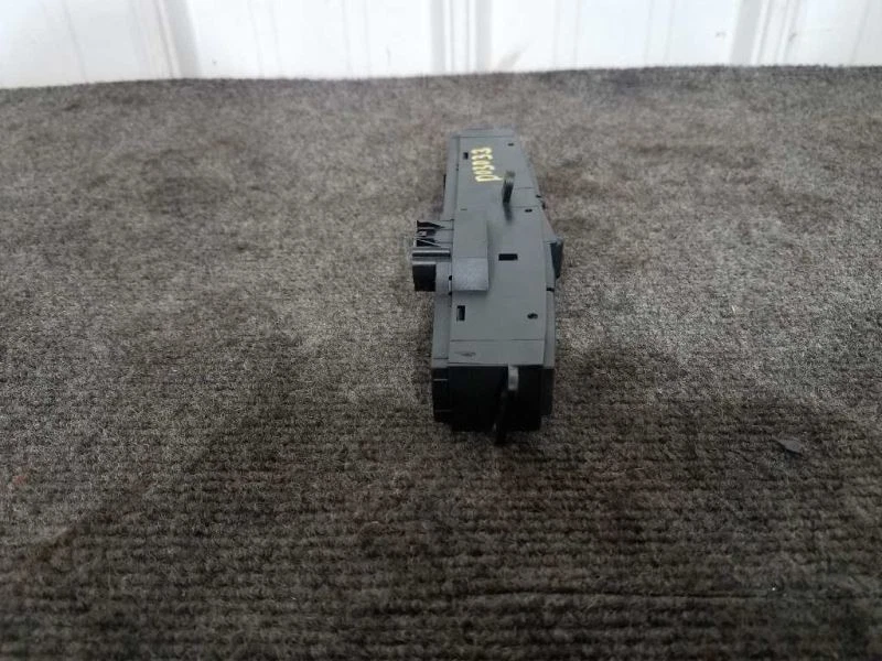 Interruptor de tablero Chrysler Town and Country 2003 - peligro/limpiaparabrisas trasero Foto 4 de 4