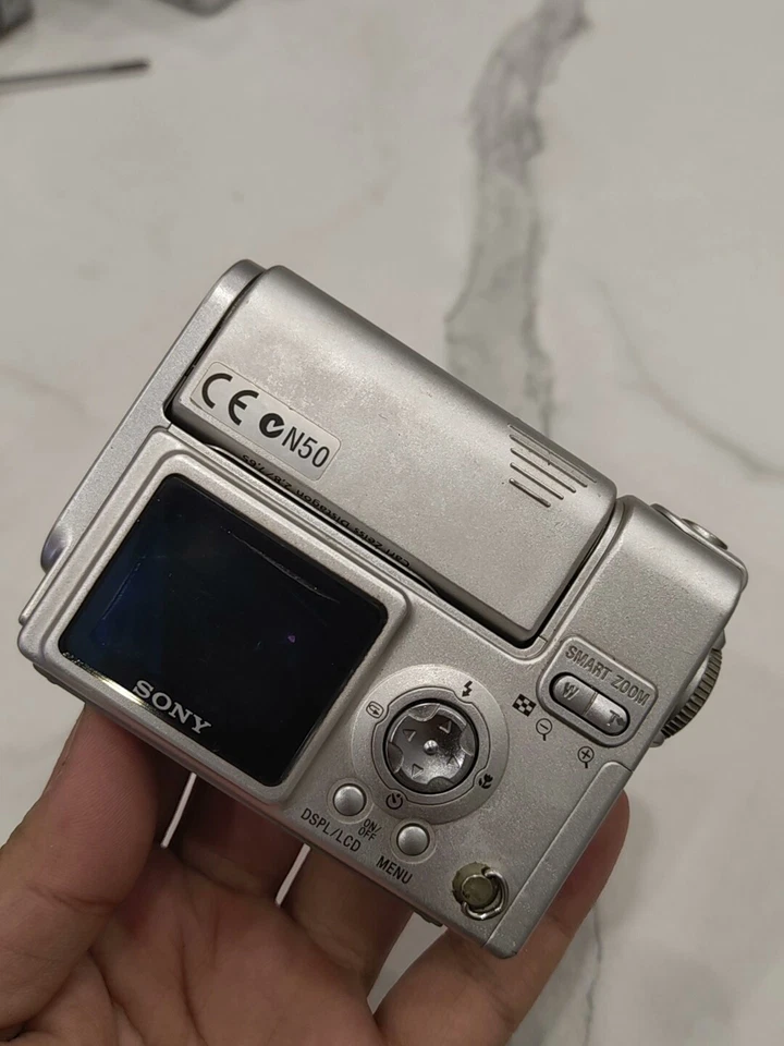 Sony F77 Silver-Compact Design,Basic Shooting,ENGLISH,Silver Digital Cam - Image 3 of 4
