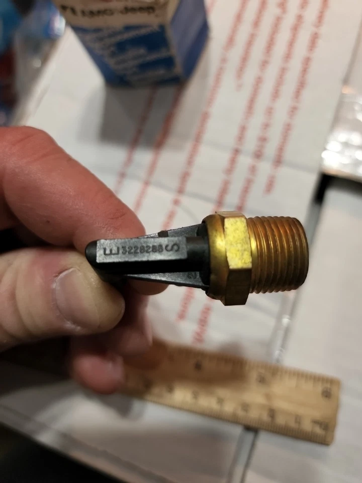 NOS AMC 1977-78 4CYL 1976-78 V6 1976 V8 PORTED VACUUM SWITCH 3228288 8983340005  - Image 4 of 4