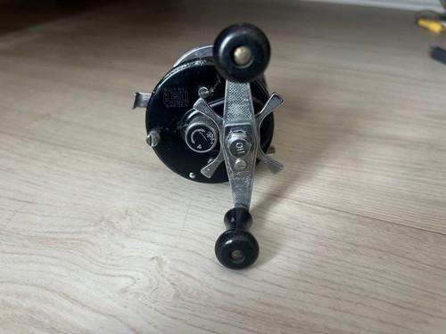 Abu Garcia 80 Year Bait Reel Black Double Handle - Picture 4 of 5