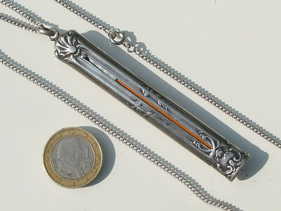 Pendentif Ancien Métal Argenté Avec Chaîne – Début 1900, Superbe état