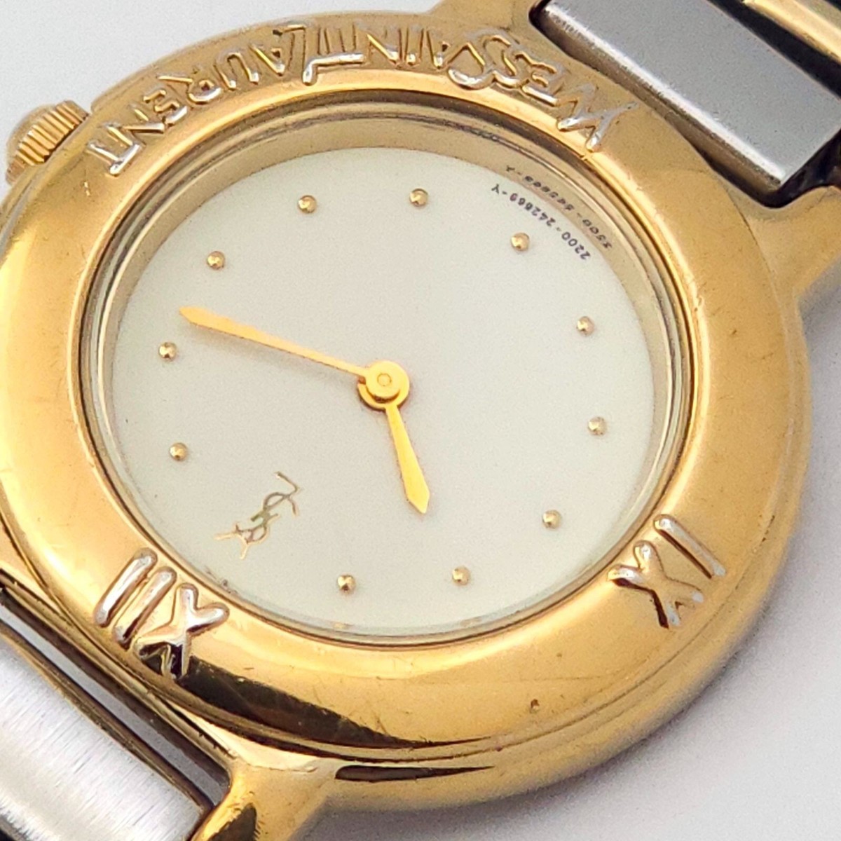 稼動品 イヴサンローラン YSL 2200-229789 ホワイト コンビ 時計 稼動品 イヴサンローラン YSL 2200-229789 ホワイト コンビ 時計 稼動