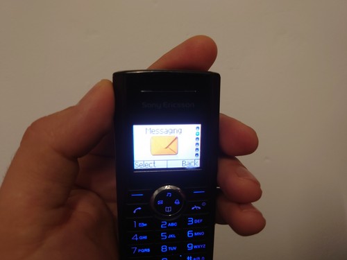 Sony Ericsson J110i (Odblokowany) Telefon komórkowy prosty podstawowy starszy Klasyczny - Zdjęcie 4 z 12