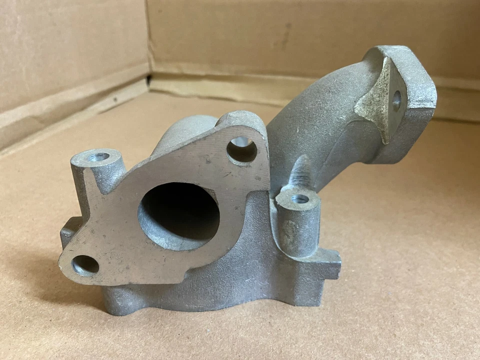 Carcasa de bomba de agua GM 22531816 90-92 Beretta & Skylark 2,3 L 89-91 Grand Am Nuevo de Lote Antiguo Foto 3 de 4