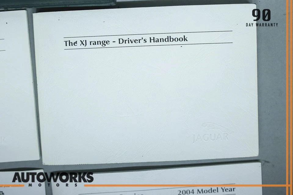 Jaguar XJ8 2004 VandenPlas X350 manual del conductor pasaporte de servicio con billetera fabricante de equipos originales Foto 3 de 4
